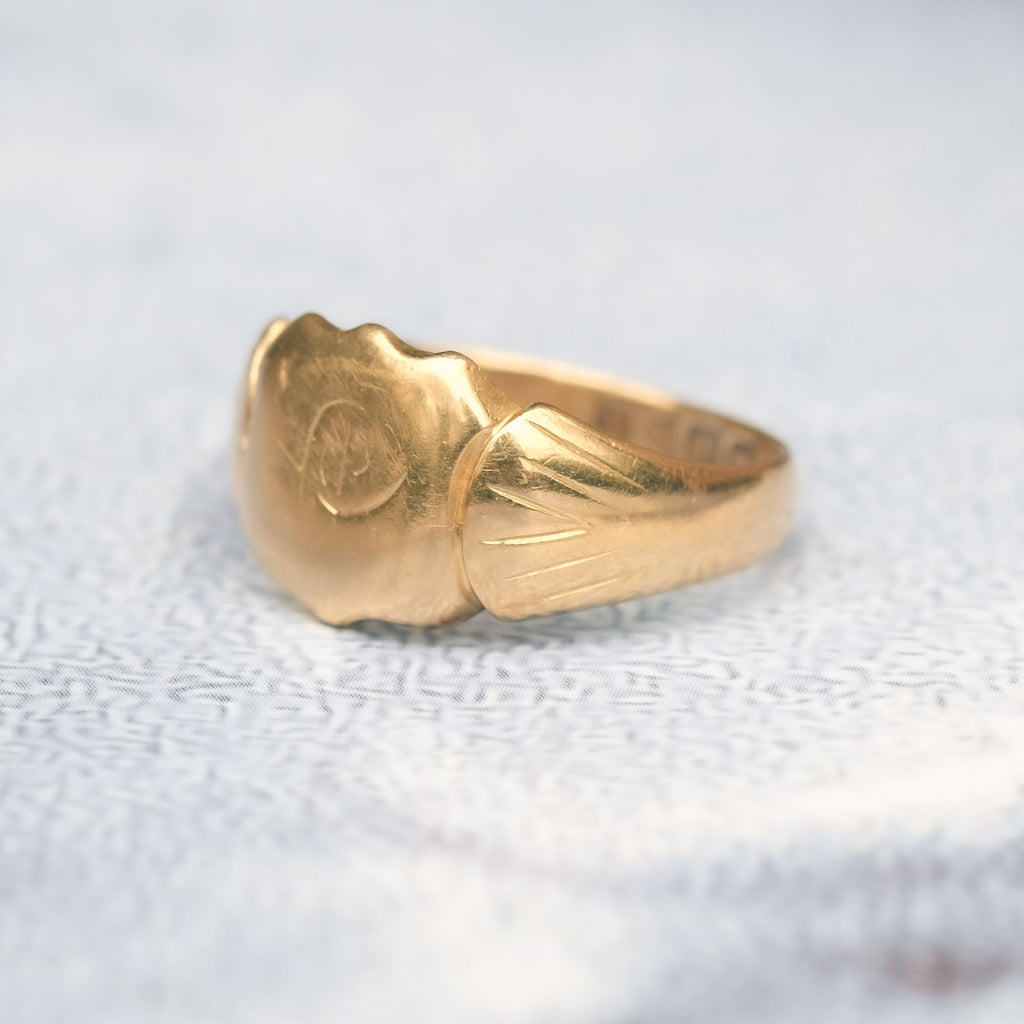 Victorian 18ct Shield Signet Ring - Lost Owl Jewelry