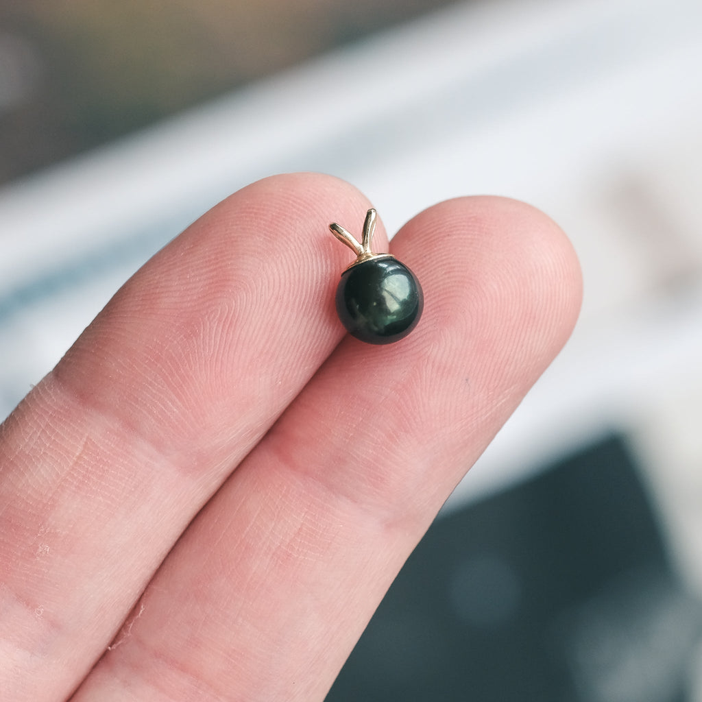 Vintage Black Pearl Pendant - Lost Owl Jewelry