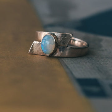 Vintage Opal Ribbon Ring - Lost Owl Jewelry