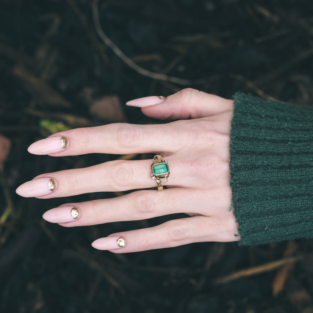 Vintage Emerald Ribbons Ring - Lost Owl Jewelry